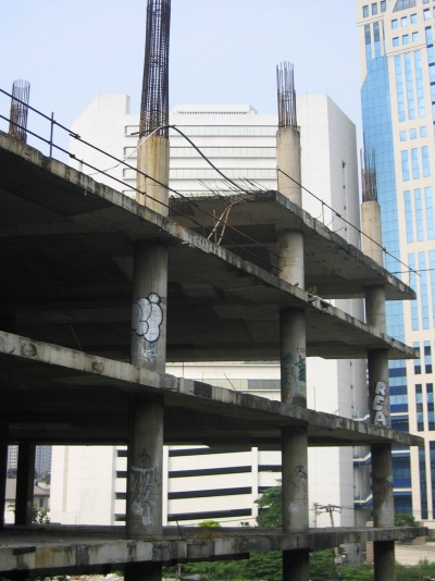 Abandoned construction, Bangkok, Thailand, approximately Sukhumvit and Soi 8, 2 December 2006