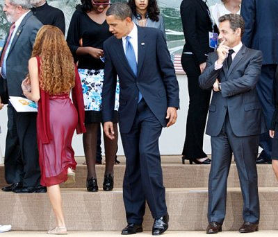 G8 Summit, President Obama and Brazilian Junior Delegate Mayora Taveres, 10 July 2009